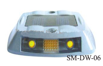 Solar road stud